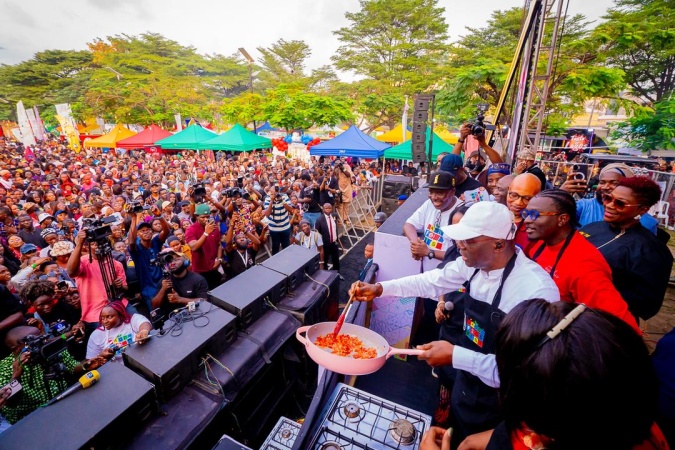 Sanwo-Olu cooks at Lagos Food Festival, says event has empowered lot of entrepreneurs