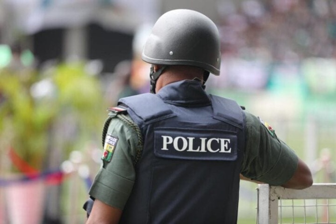 Police exchange fire with suspected car snatchers in Abuja