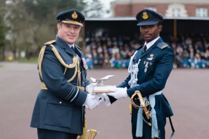 Nigerian wins UK Royal Air Force Collage prestigious award