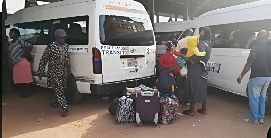 Yuletide: Nigerians brave high fares, security concerns to travel