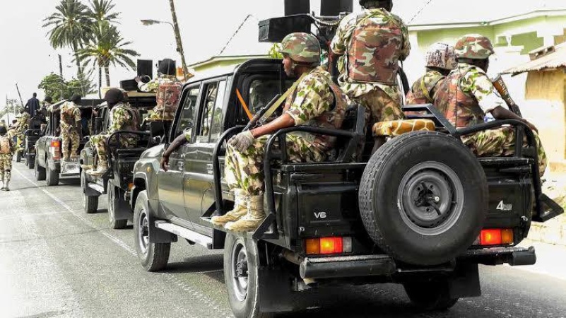 Military arrest policemen on VIP escort duty in violation of President Tinubu’s directive