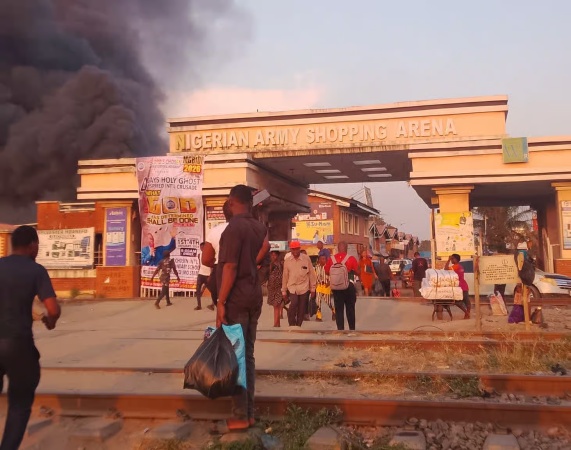 Traders panic as fire outbreak guts Arena Market in Lagos
