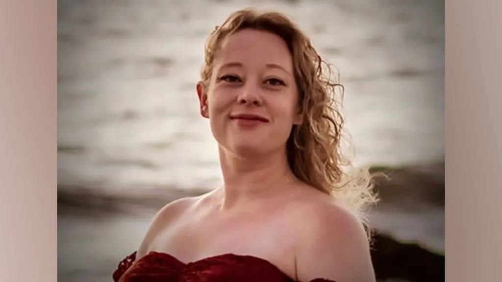 Who was Renee Nicole Good, the woman killed by ICE?