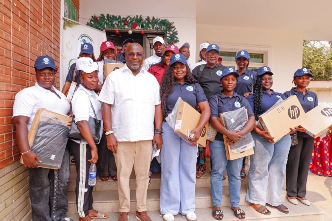 PAP sends additional 34 foreign post-graduate scholarship beneficiaries to UK varsities