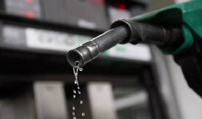 Price war: Retailers drop petrol below Dangote’s N739/litre