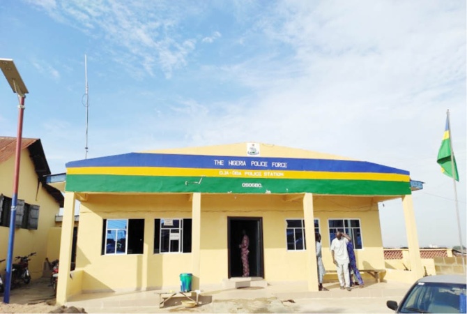 Gunmen attack Kogi police divisional headquarters; one killed, several injured