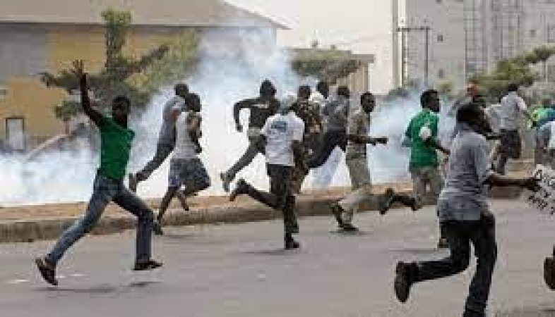 Thugs attack 7 Kano quarters, set scores of local bakeries ablaze