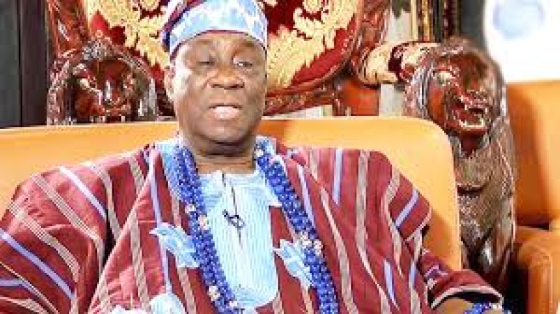 Oba of Lagos installs seven new white cap chiefs