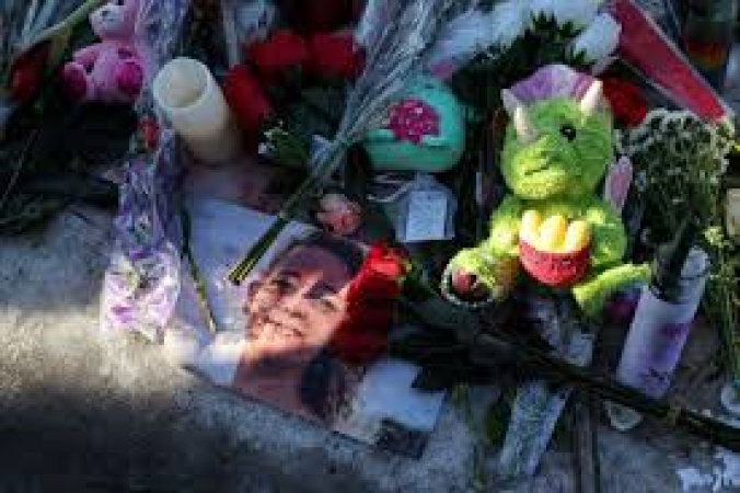 Another killing by a federal officer deepens Trump’s self-inflicted political nightmare