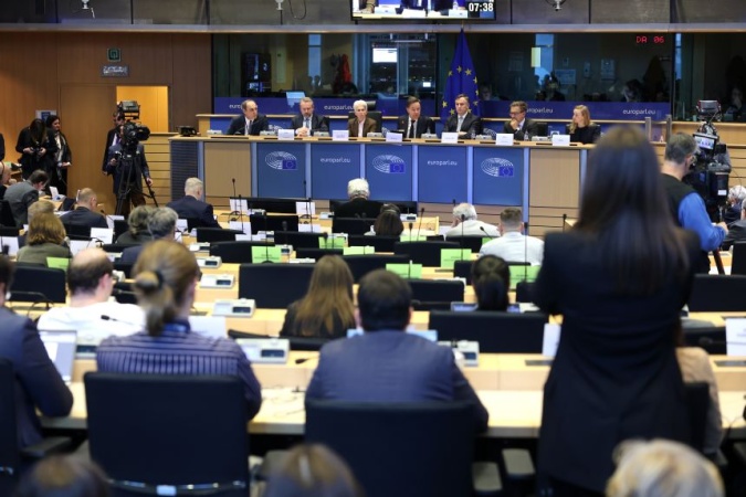 NATO chief says Europe should ‘keep on dreaming’ if it thinks it can defend itself without the US