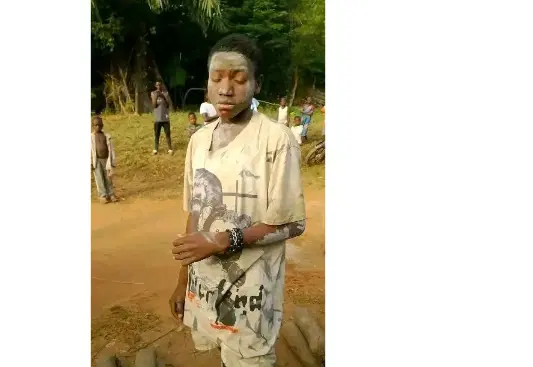 Community parades teenager naked for stealing yams