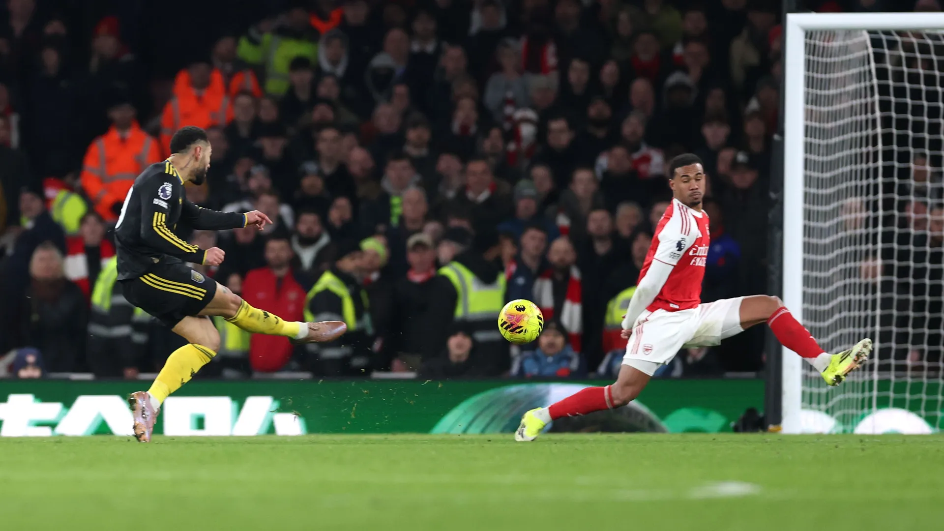 Man Utd grab INCREDIBLE late win at Arsenal in five-goal thriller