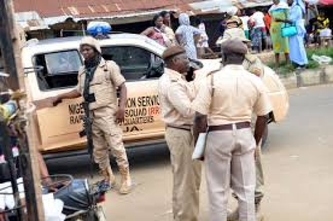 Nigerian Immigration officer guns down foreigner, disappears