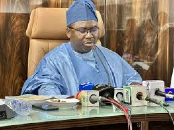 CVR: Engage in double registration, be barred from future elections, Amupitan warns