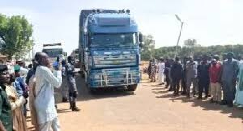 2,000 trucks exit as Kebbi borders reopen with Benin, Niger republics