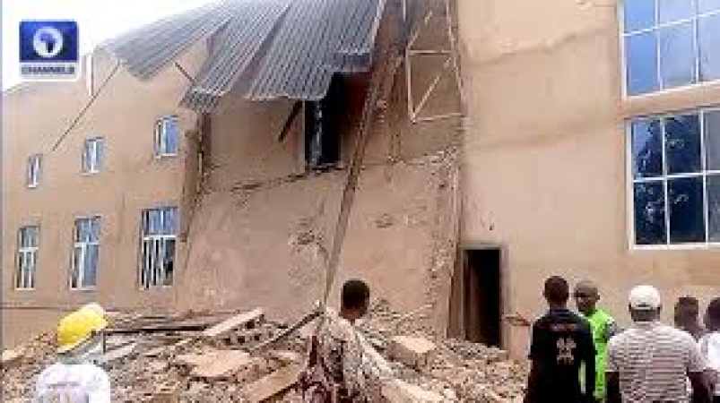 One feared trapped as building partially collapses in Ogun