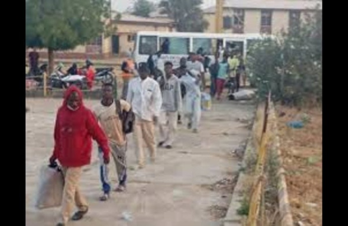 263 stranded Nigerians arrive in Kano from Niger Republic