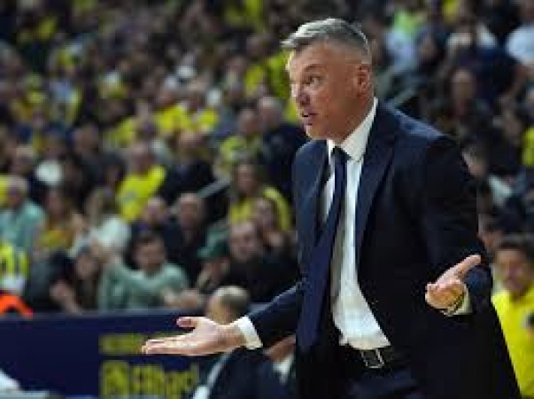 Fenerbahce Beko head coach Jasikevicius stranded in UAE due to flight cancellations