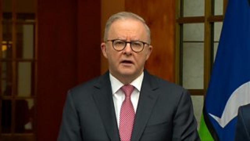 Five Iranian footballers granted Australian visas after anthem protest