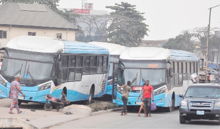 Lagos: Passengers injured as commercial bus catches fire