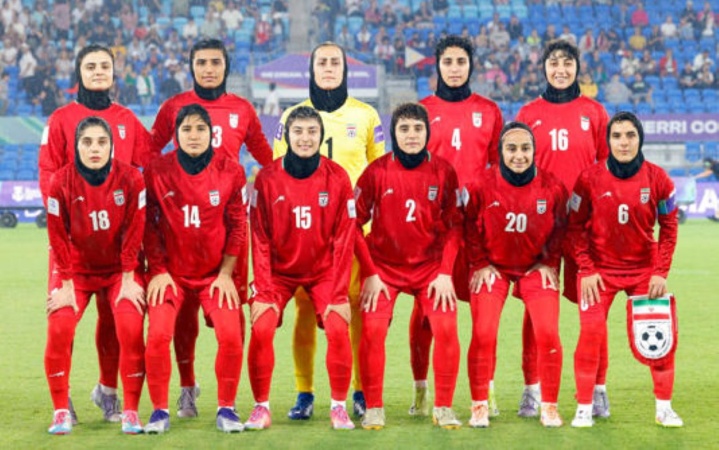 Iranian footballers refuse to board flight home over execution fears