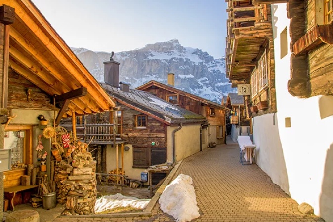 Eight countries in Europe and Asia paying people to move there in 2026