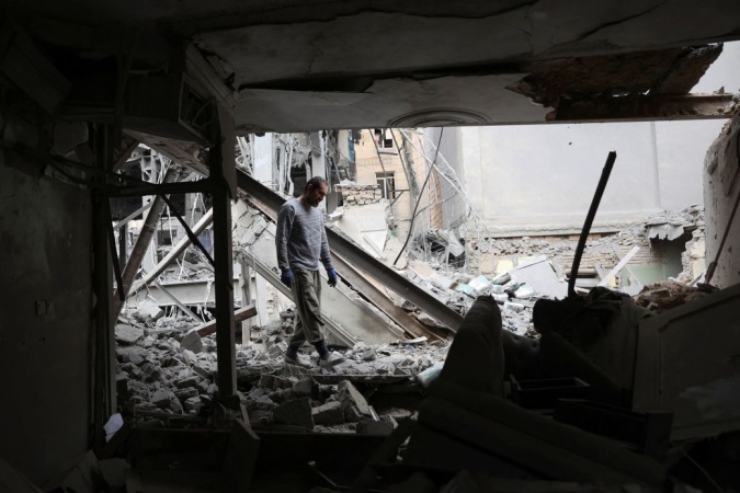 If Trump has already won the Iran war, why does he need foreign ships to help him end it?