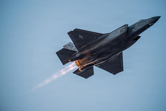 US F-35 damaged by suspected Iranian fire makes emergency landing: sources