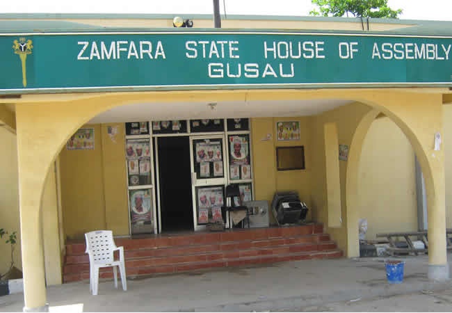 Zamfara Speaker, 12 PDP lawmakers defect to APC