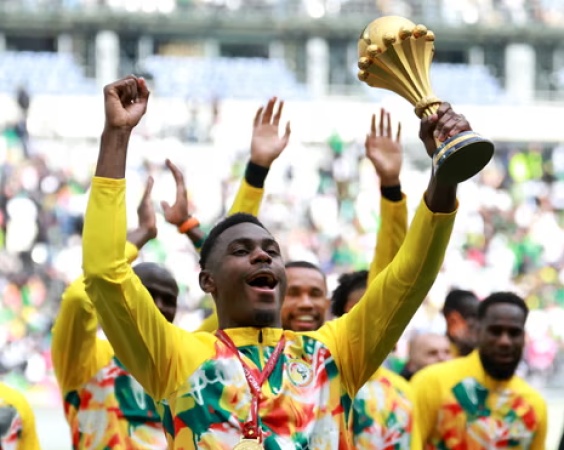 Senegal parade Afcon trophy despite title controversy