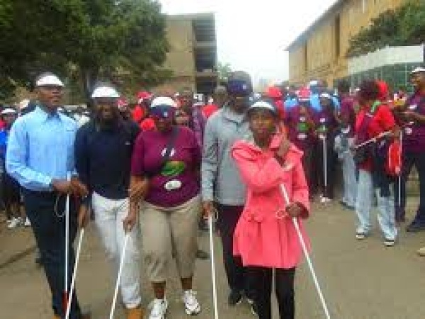 Early warning signs of Glaucoma every Nigerian over 40 should know