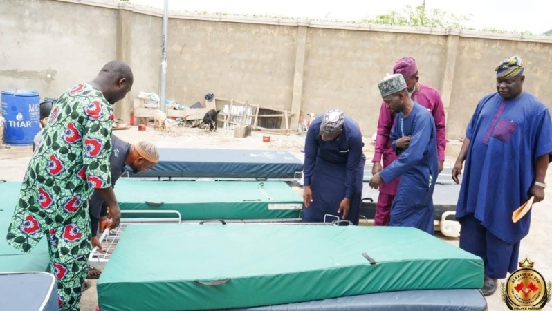Alaafin boosts healthcare with donation to muslim community