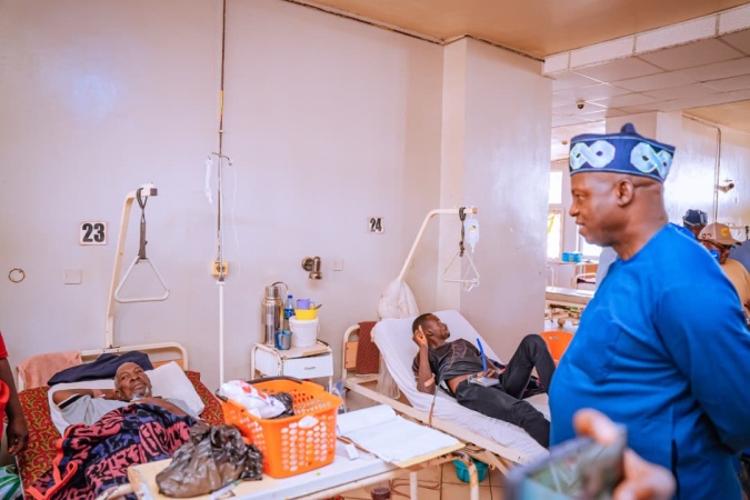 Yilwatda visits Angwan Rukuba attack victims, donates N15 million, vows end to Plateau killings