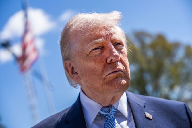 An eclectic, bipartisan group suddenly calls for removing Trump using the 25th Amendment