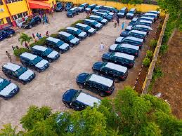 Governor Abiodun presents 40 SUVs to Ogun monarchs