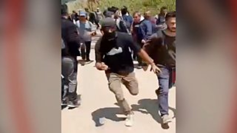 Greek police unleash masked mercenaries on migrants to forcibly push them back across border