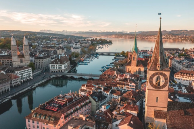 Switzerland moves to tighten property rules for foreigners