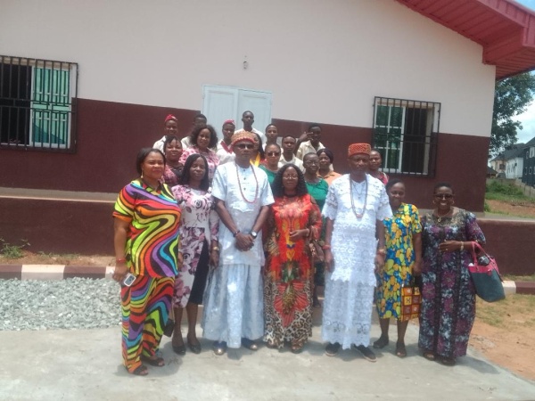 Obosi people in Los Angeles, USA donate toilet facilities to USS, Obosi