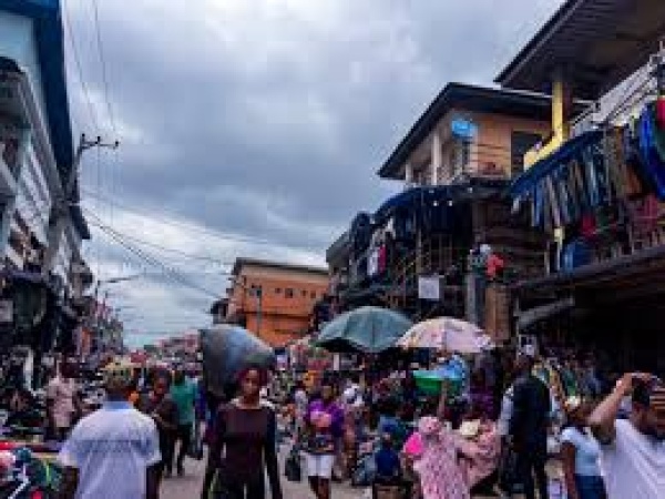 Rising revenues, deepening poverty: Nigeria’s self-contradictory reform path