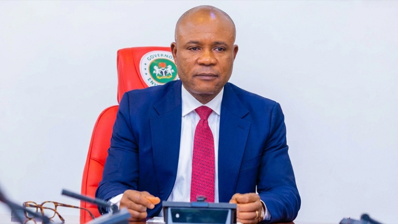 2027: Enugu West Senatorial Zone presents N100m cheque for Gov Mbah’s nomination form