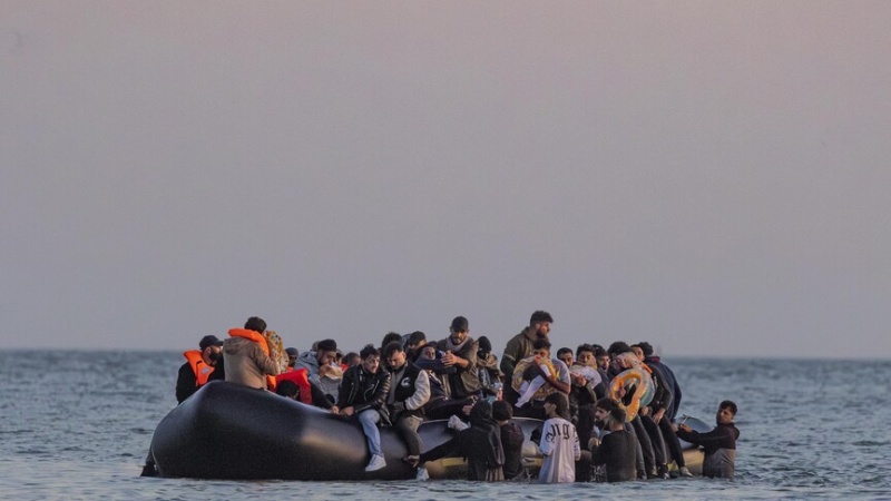 UK, France agree to nearly $900M deal to curb small boat crossings