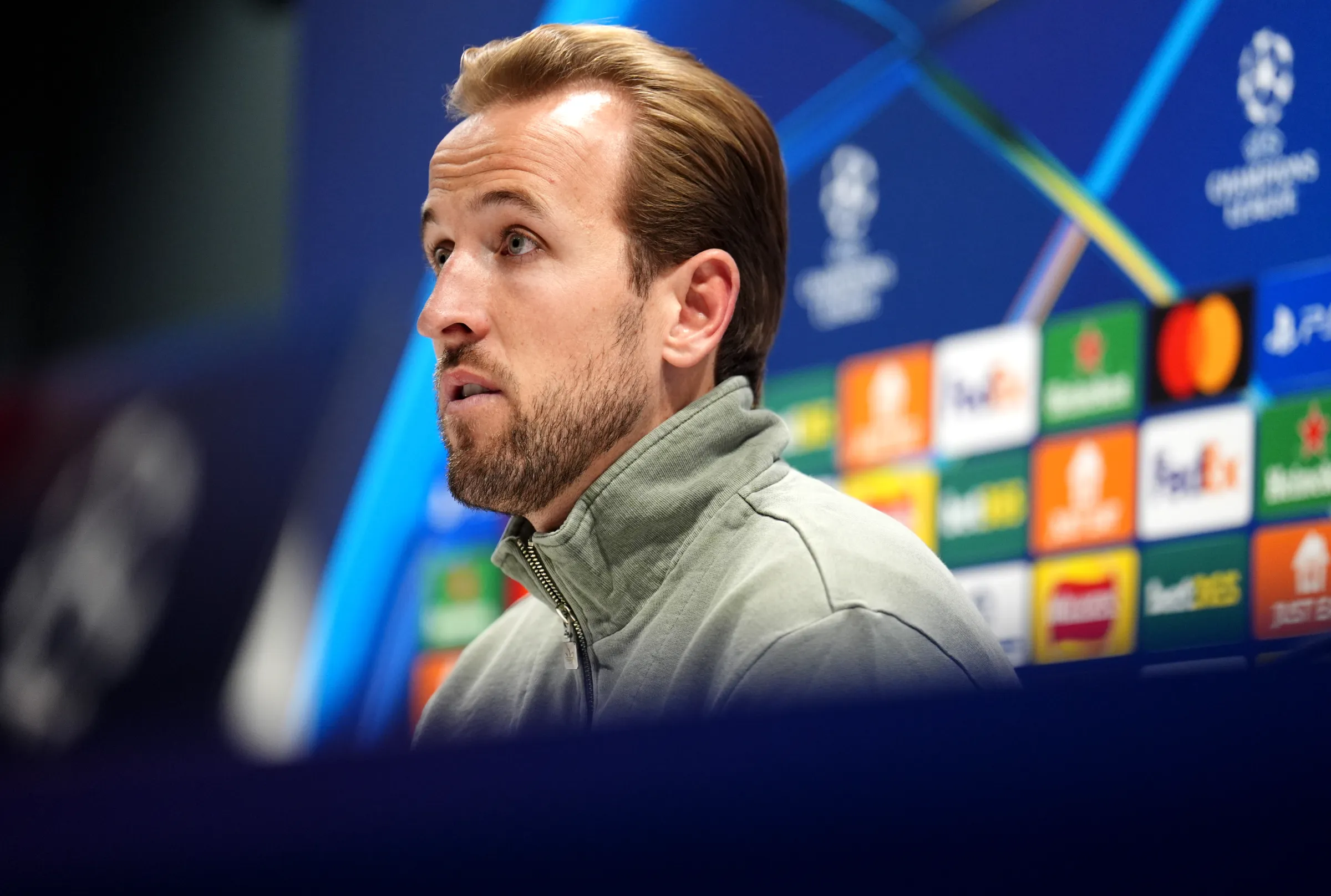 Bayern Munich News: Harry Kane says team must fix issues ahead of PSG showdown; Vincent Kompany’s message to young players; and MORE!