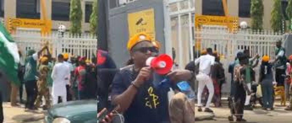 Protesters storm MTN office over alleged exploitation, poor services