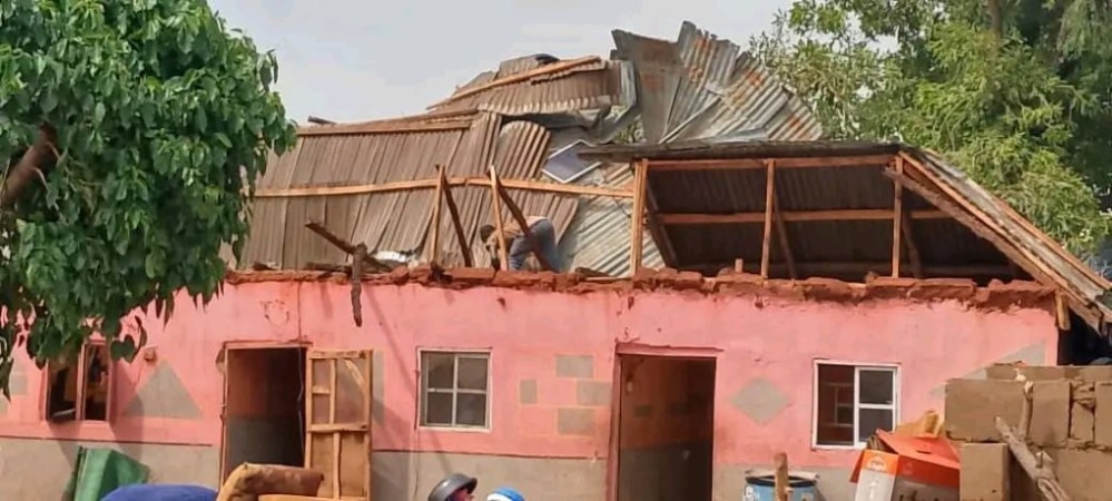 Windstorm destroys over 1,000 houses in Niger