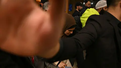 Return of IS-linked families sparks debate in terror-traumatised Australia