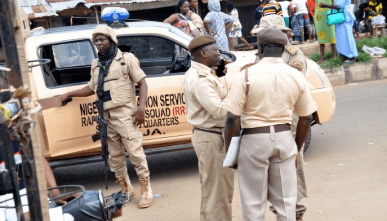 Gunmen attack Immigration Office in Ogbomoso, disarm officer