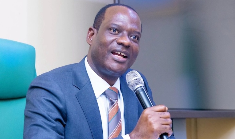 Nigeria Eyes Debt Refinancing As Oil Rally Boosts Investor Confidence, US Threatens New Tariffs
