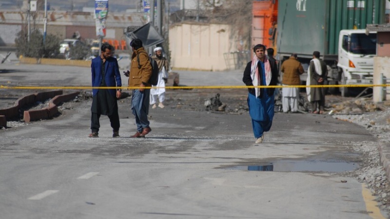 Suicide bomber blows himself up outside mosque in northwestern Pakistan, killing 1, injuring 7