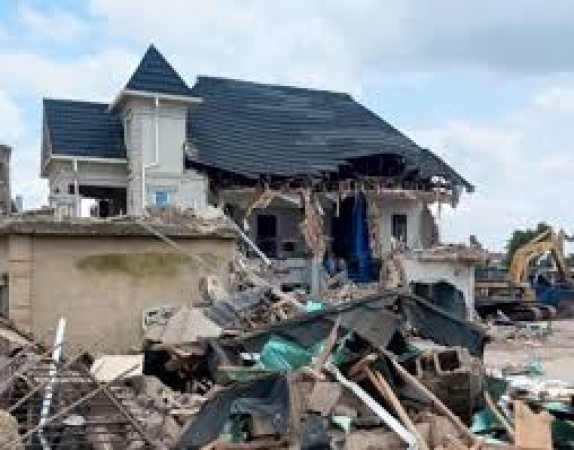 Oyo Govt. demolishes 3 buildings linked to criminal activity, arms cache