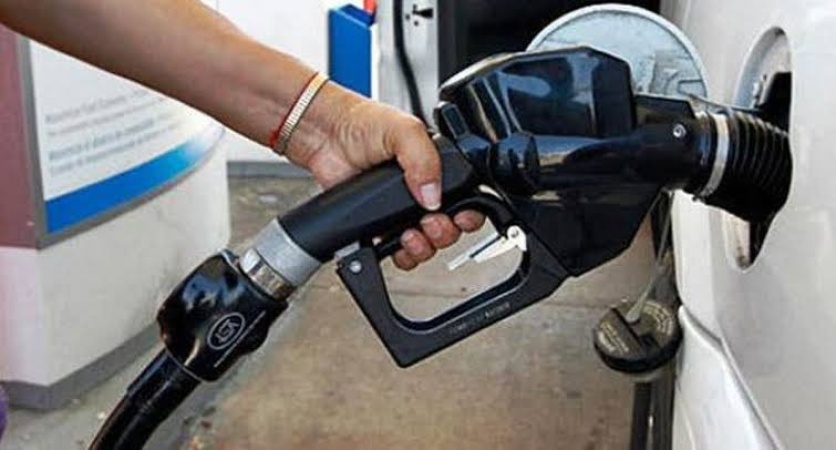 Oil prices drop to pre-war level but fuel still sold above N1,000 in Nigeria